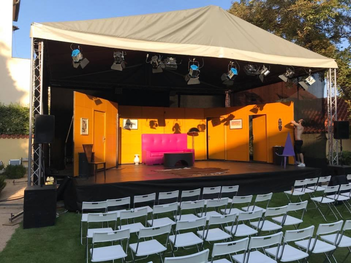 Pronájem zastřešení (stage)